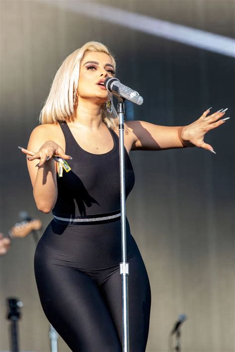 Bebe Rexha nuda